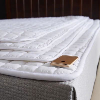 Protector de colchão antiderrapante para hotel de design simples e elegante Lava-máquina