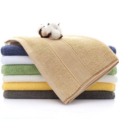 Experimente conforto inigualável com o nosso conjunto de toalhas de banho 100% de algodão suave e absorvente
