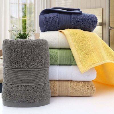 Experimente conforto inigualável com o nosso conjunto de toalhas de banho 100% de algodão suave e absorvente