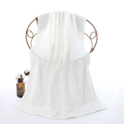 Grande conjunto de toalhas de praia feito de algodão sustentável perfeito para casa hotel e spa agora
