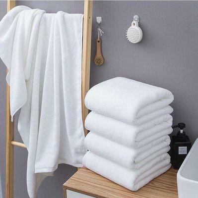 300TC Satin Branco King Size Hotel Quilt Cover Quilt Flat Sheet Set com padrão sólido