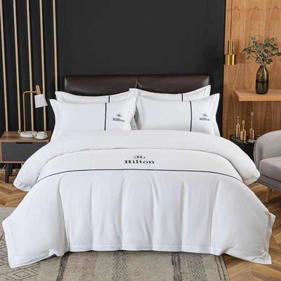 300TC Satin Branco King Size Hotel Quilt Cover Quilt Flat Sheet Set com padrão sólido