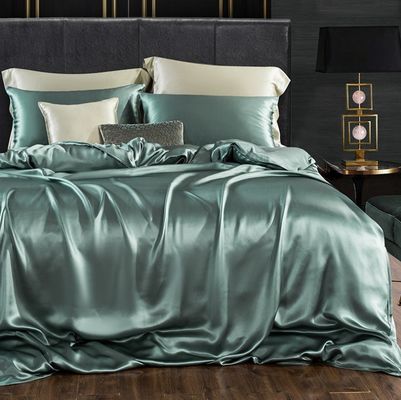 Durma bem com este conjunto de lençóis de cama de seda de amoras